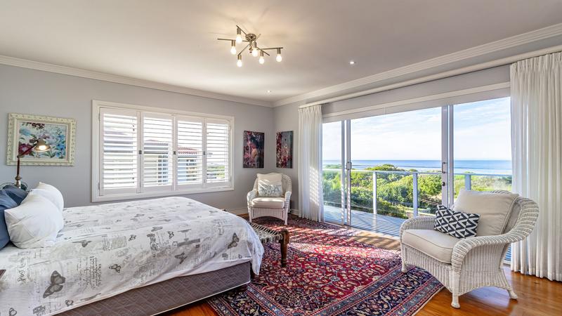 5 Bedroom Property for Sale in Southern Cross Western Cape